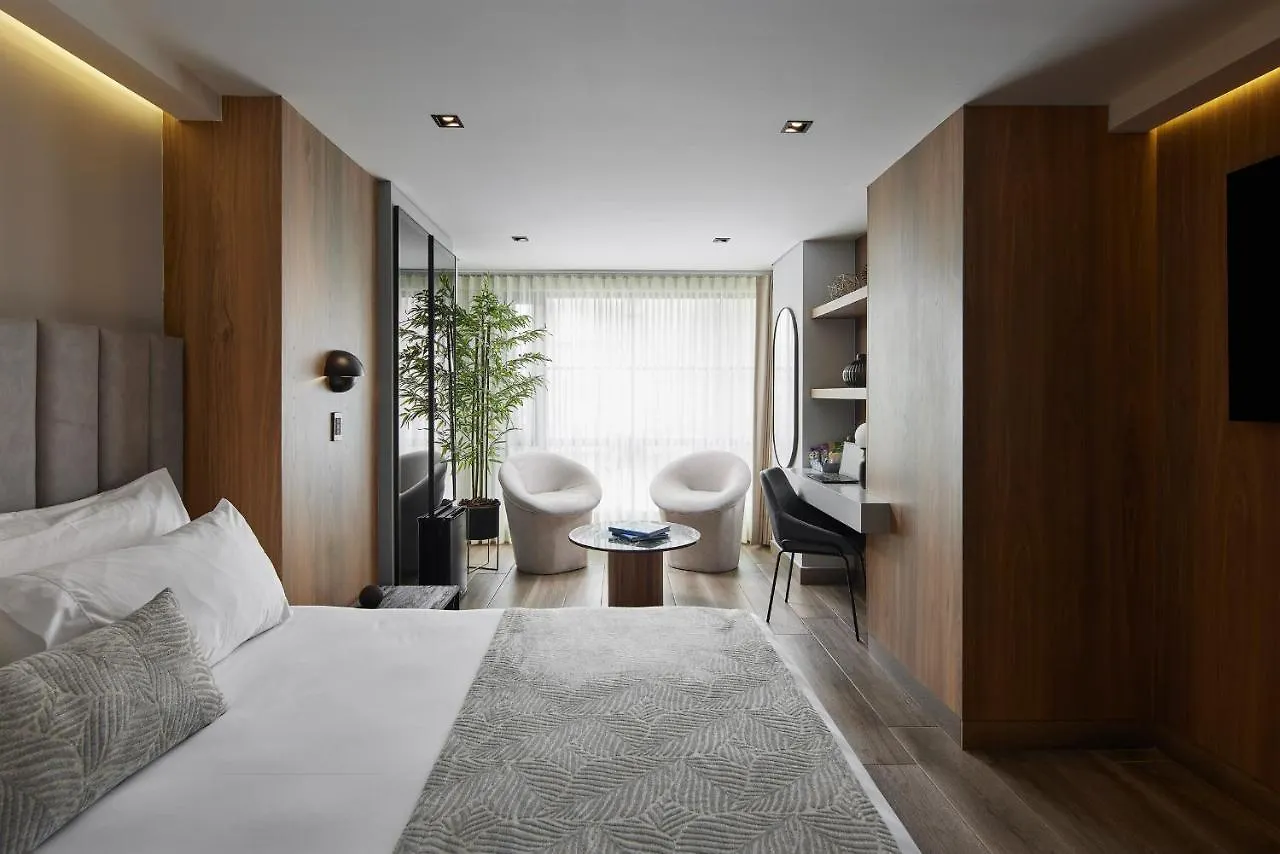 ****  Hotel Selis Medellin Colombia